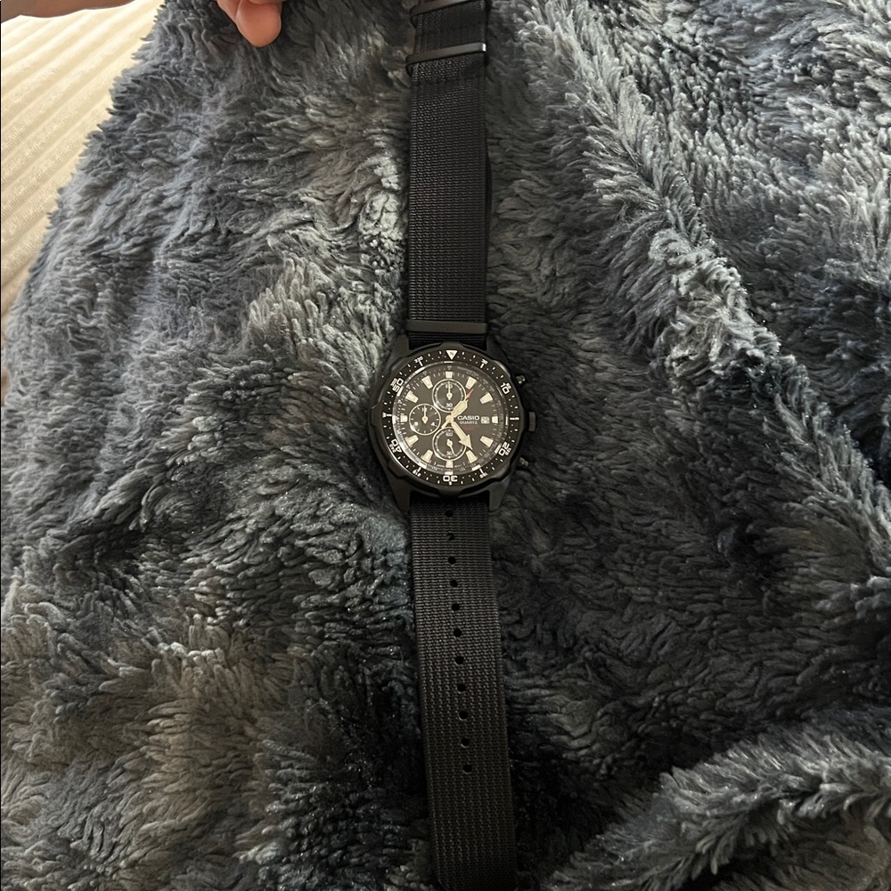 Casio Black Multi-Dial watch AMW330 - Picture 3 of 5